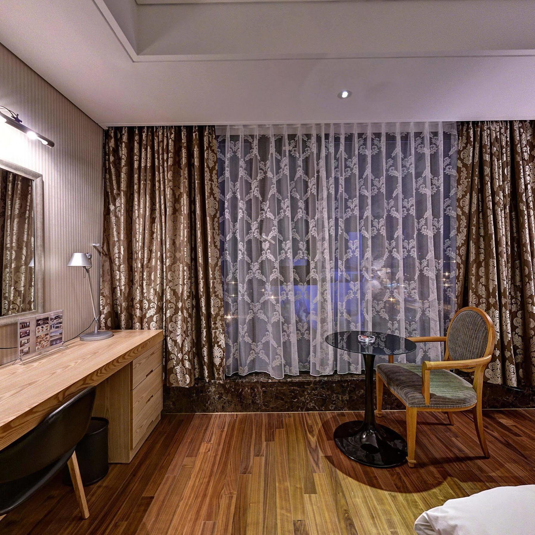 Hotel Avenue Changwon Εξωτερικό φωτογραφία