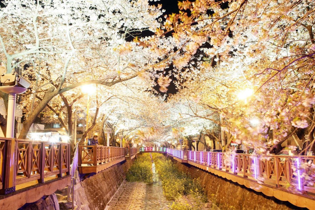 Hotel Avenue Changwon Εξωτερικό φωτογραφία