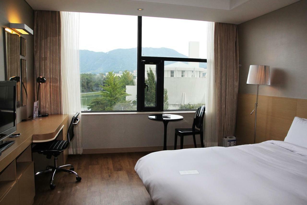 Hotel Avenue Changwon Εξωτερικό φωτογραφία