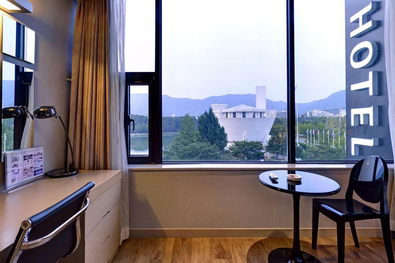 Hotel Avenue Changwon Εξωτερικό φωτογραφία