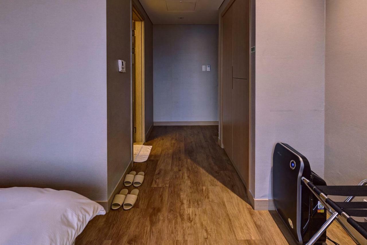 Hotel Avenue Changwon Εξωτερικό φωτογραφία